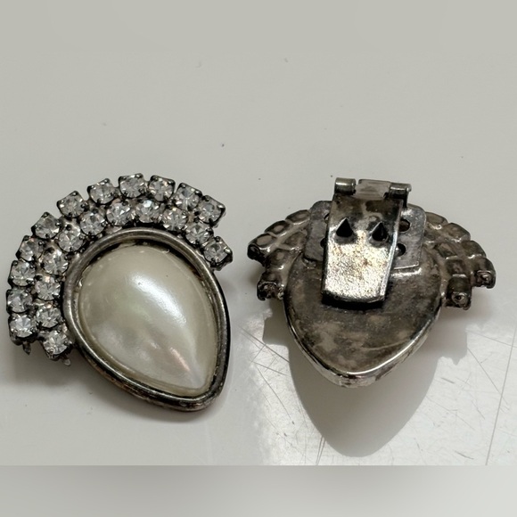 Vintage Bluette "Made in France" rhinestone and faux pearl shoe clips. - Picture 5 of 5